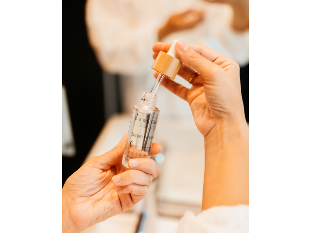 Sérum Concentrado Vitamina C con Ác.Hialurónico y ADN vegetal