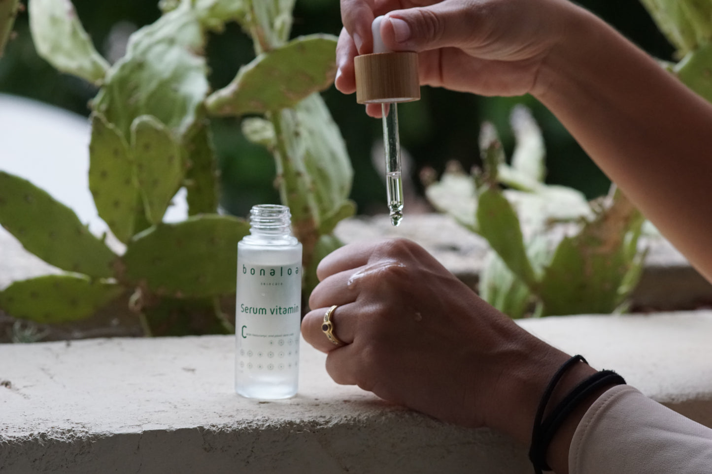 Sérum Concentrado Vitamina C con Ác.Hialurónico y ADN vegetal
