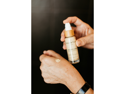 Crema retinal antimanchas y antiarrugas