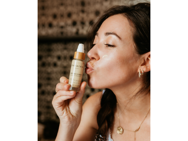 Crema retinal antimanchas y antiarrugas